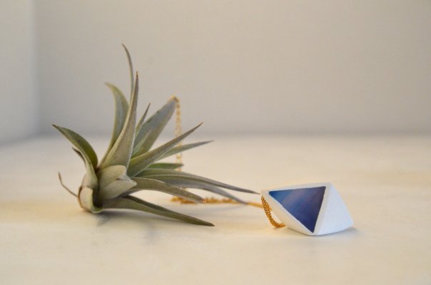 ｎｅｃｋｌａｃｅ