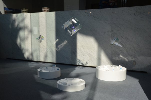 アクリル　河辺栄一　/　石膏　今井　友恵